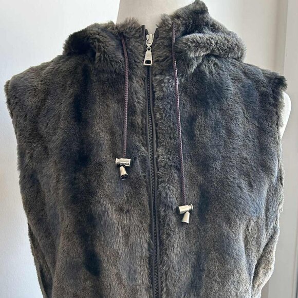 Danier Espresso Brown Plush Faux Fur Hooded Zip Vest with Metal Toggles – US S - Picture 4 of 12